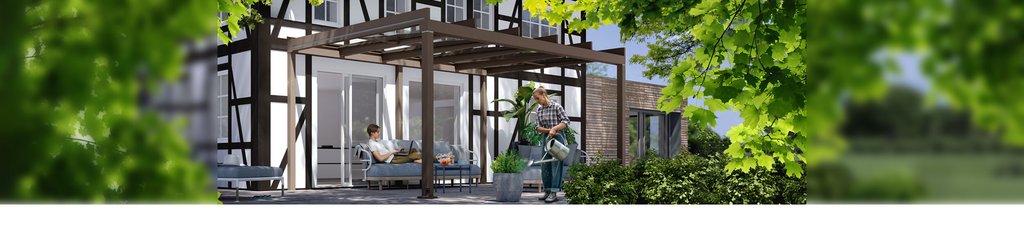 Een moderne terrassituatie met een houten overkapping en groen in de omgeving.